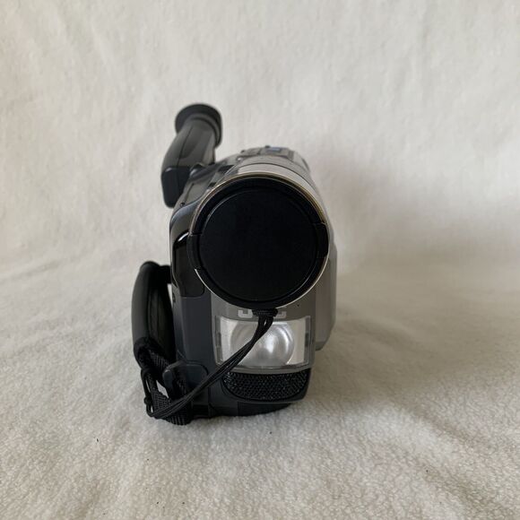 JVC Camcorder Gr-Sxm330u Super Vhs Camcorder W Battery Tested & Works Pls Read - Picture 4 of 16